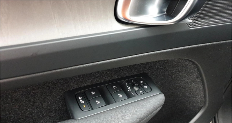Volvo XC 40 cena 159511 przebieg: 5, rok produkcji 2023 z Baranów Sandomierski małe 407